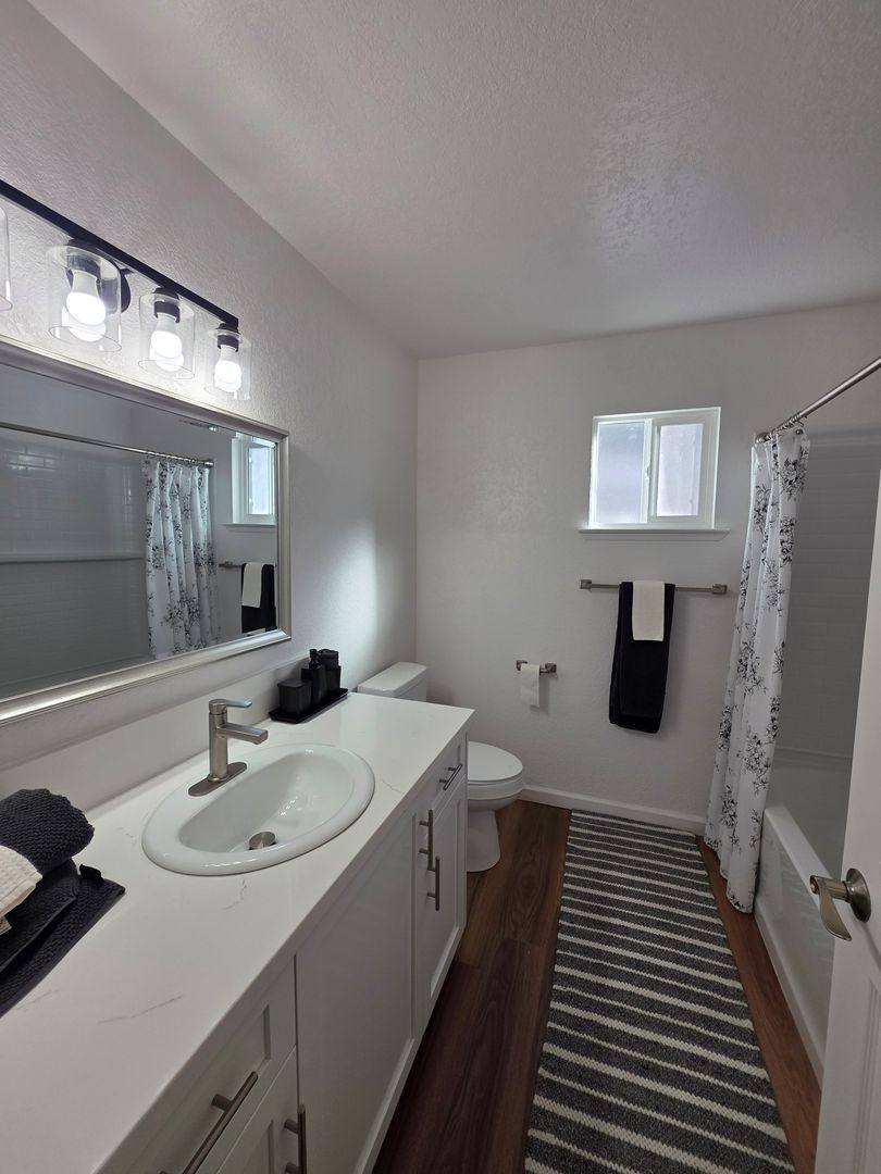 Apartment for rent at 3940 S Shady Court, Visalia, CA 93277