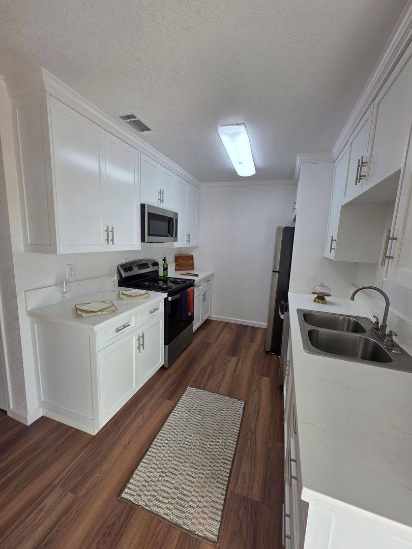 Apartment for rent at 3940 S Shady Court, Visalia, CA 93277