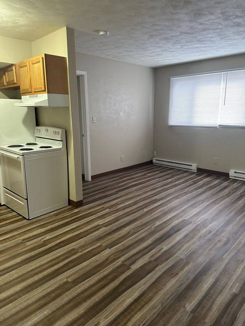 Apartment for rent at 1200 Meadowview Dr, Marion, IA 52302