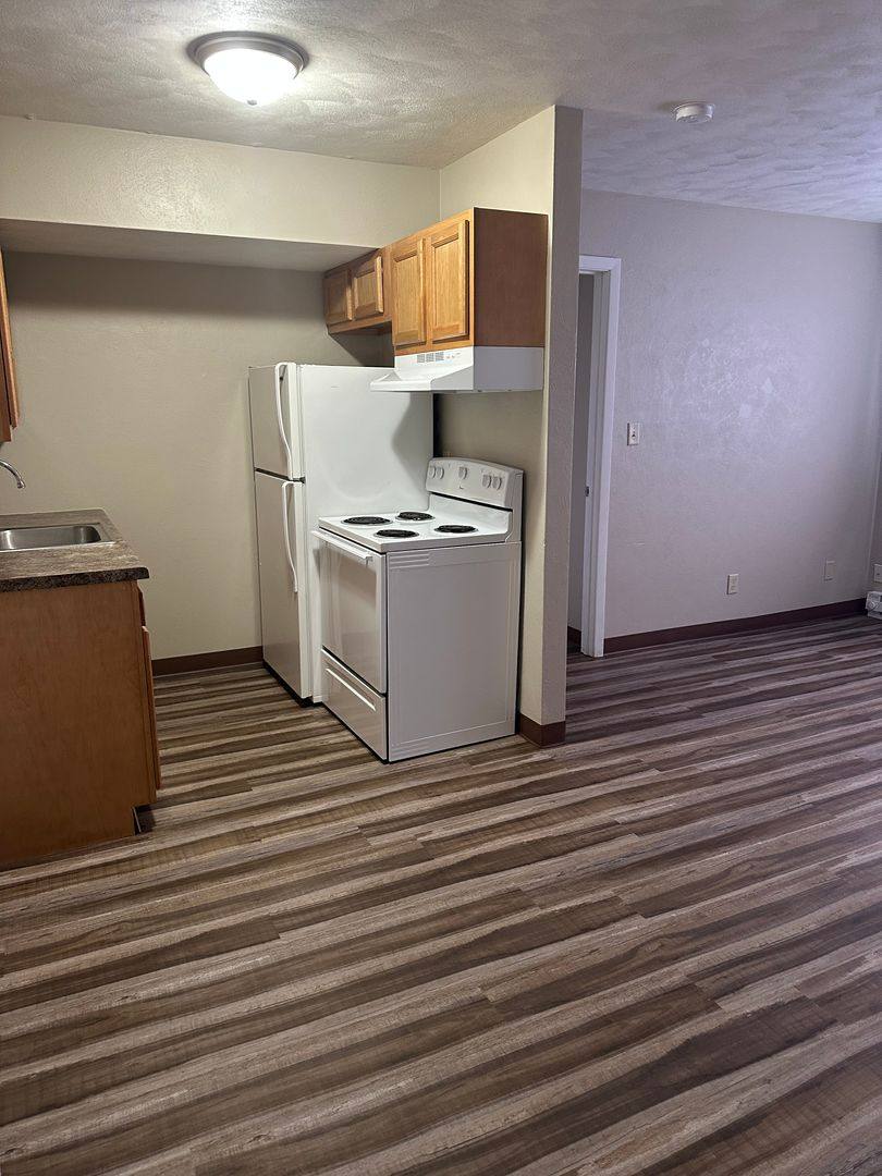 Apartment for rent at 1200 Meadowview Dr, Marion, IA 52302