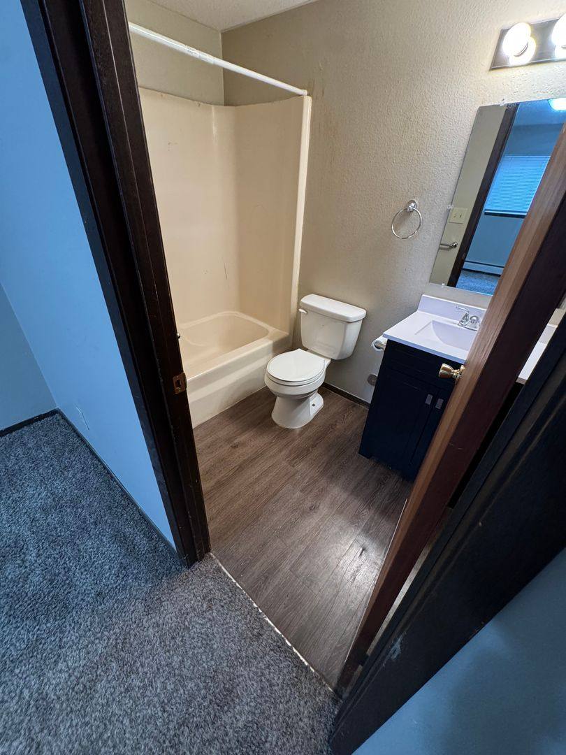 Apartment for rent at 1200 Meadowview Dr, Marion, IA 52302
