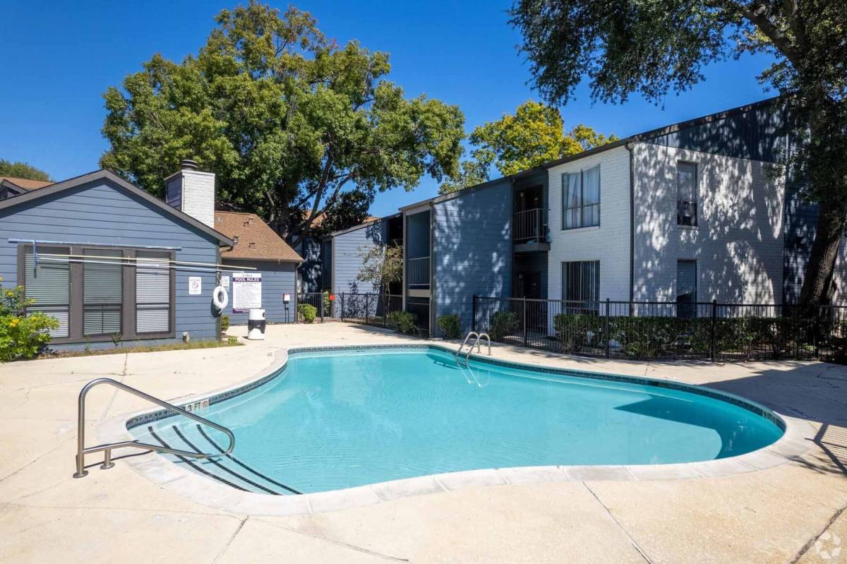Apartment for rent at 11201 Olympia Dr, Houston, TX 77042