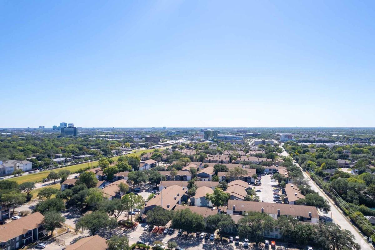 Apartment for rent at 11201 Olympia Dr, Houston, TX 77042