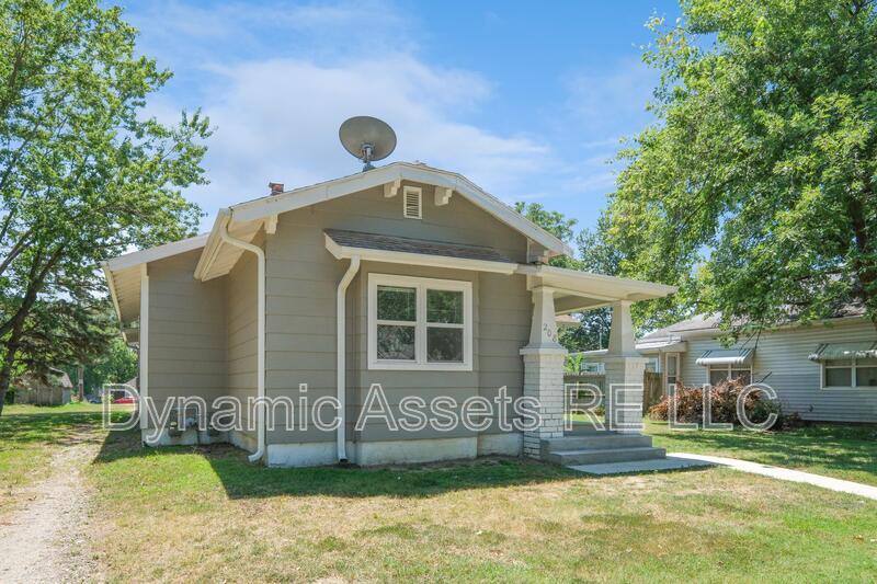 Apartment for rent at 208 E Park #A, Pittsburg, KS 66762