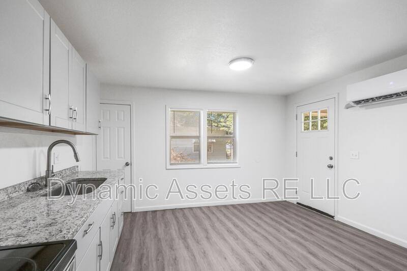Apartment for rent at 208 E Park #A, Pittsburg, KS 66762