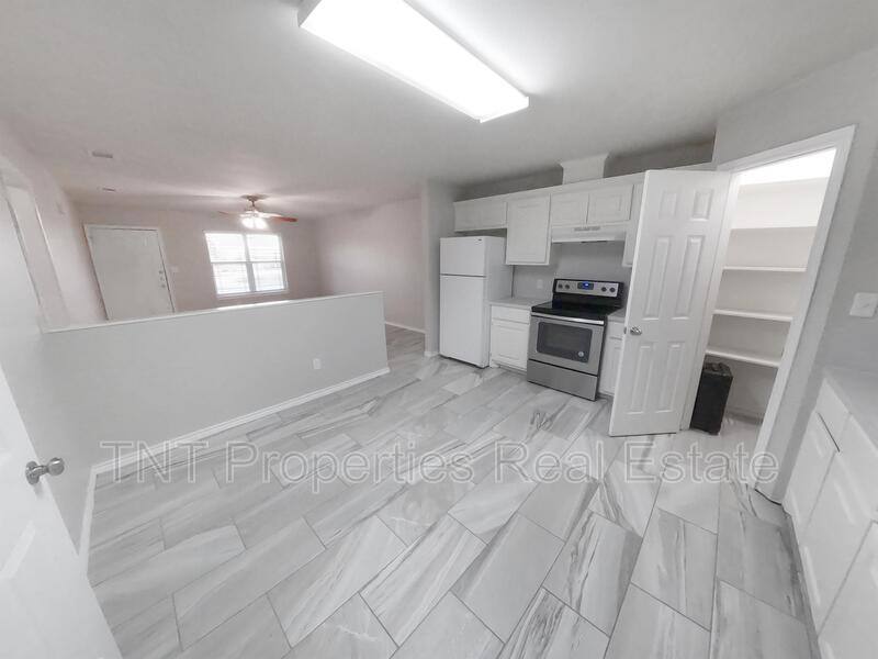 Apartment for rent at 9871 Risky's Ranch Dr, College Station, TX 77845