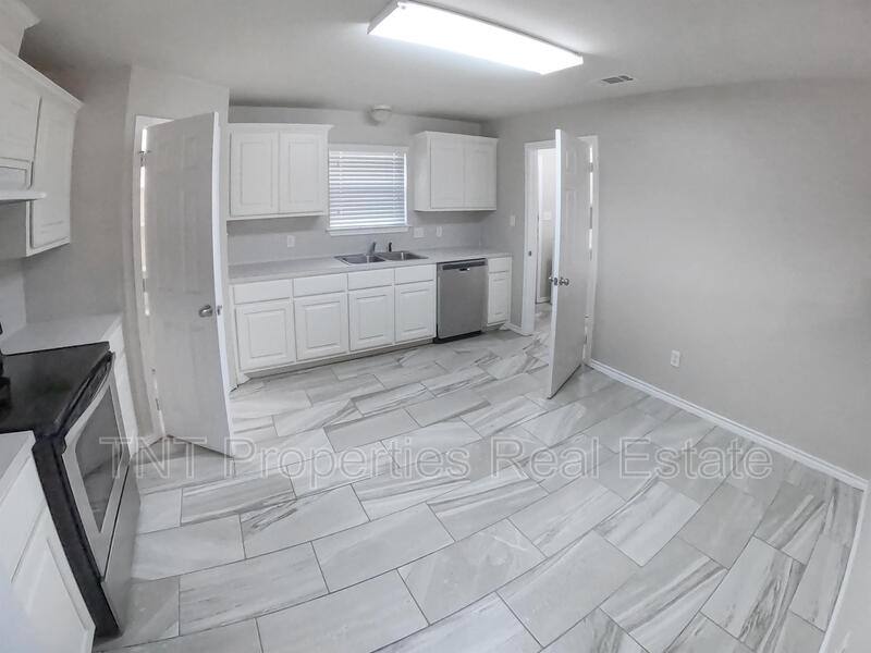 Apartment for rent at 9871 Risky's Ranch Dr, College Station, TX 77845