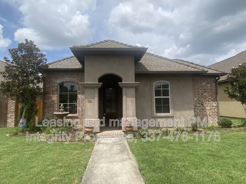 House for rent at 330 Dunvegan Court, Lafayette, LA 70503