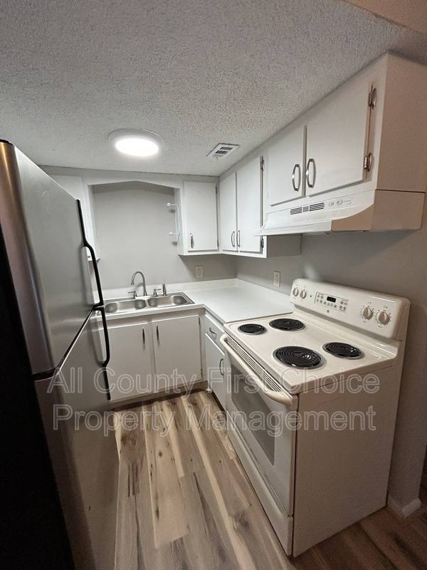 Apartment for rent at 460 93rd Ave N #8, Saint Petersburg, FL 33702