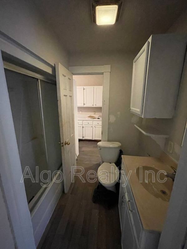 House for rent at 2923 N Girard Ave, Minneapolis, MN 55411