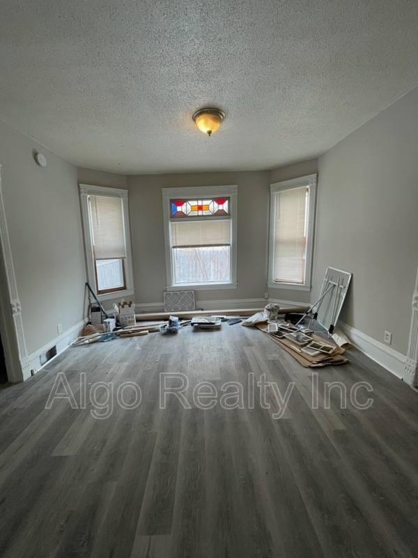 House for rent at 2923 N Girard Ave, Minneapolis, MN 55411