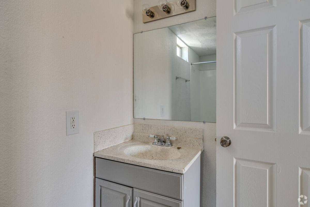 Apartment for rent at 3734 W Camelback Rd, Phoenix, AZ 85019