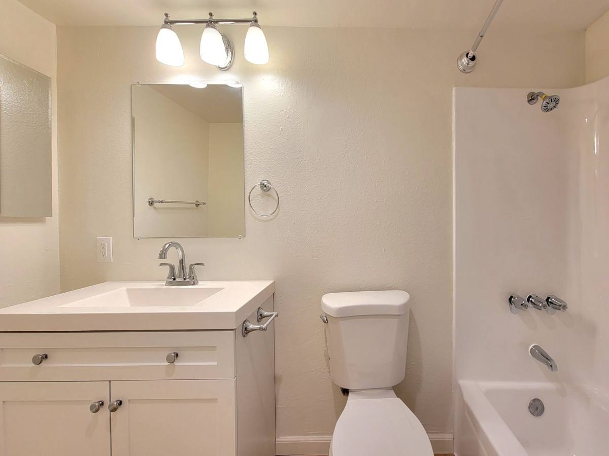 Apartment for rent at 1636 N Verdugo Rd, Glendale, CA 91208