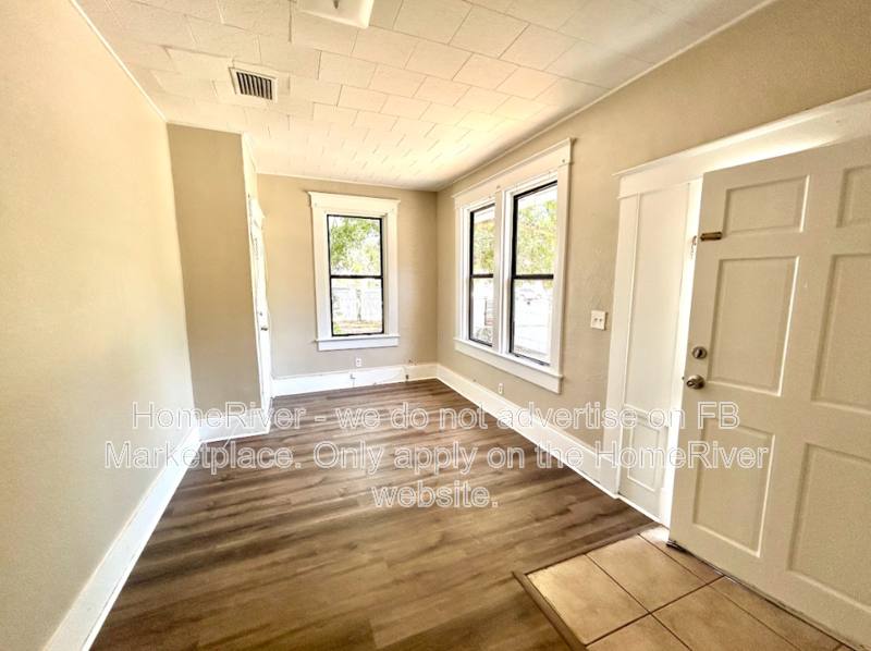 House for rent at 509 27th Ave S, Saint Petersburg, FL 33705