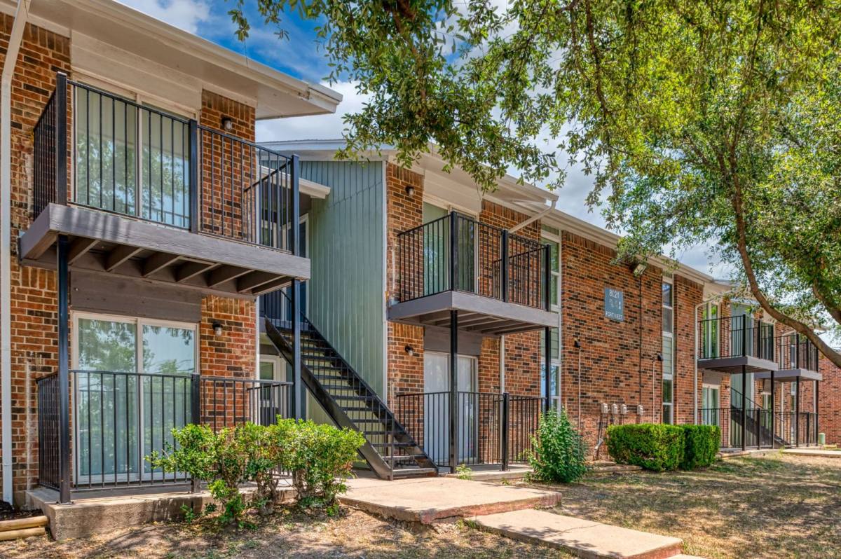 Apartment for rent at 8037 W Elizabeth Lane, Fort Worth, TX 76116
