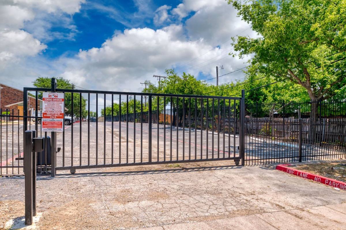 Apartment for rent at 8037 W Elizabeth Lane, Fort Worth, TX 76116