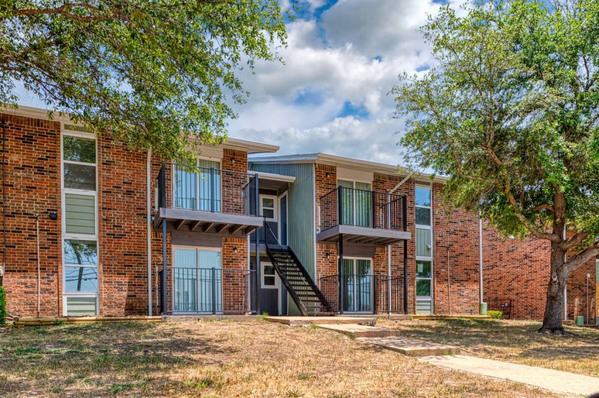 Apartment for rent at 8037 W Elizabeth Lane, Fort Worth, TX 76116
