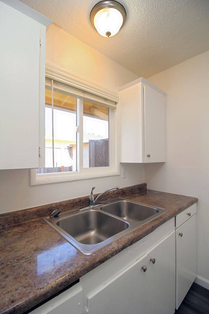 6213-6217 SE Fern Ave, Portland, OR 97206 - Apartment For Rent - Image 8