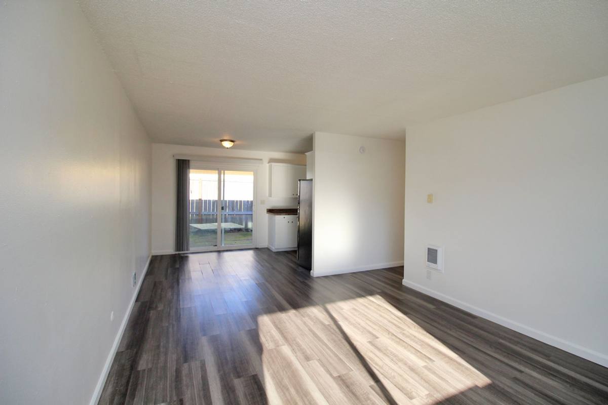 6213-6217 SE Fern Ave, Portland, OR 97206 - Apartment For Rent - Image 5