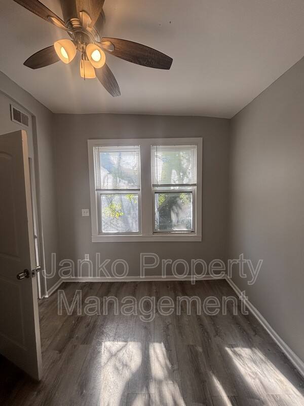 Apartment for rent at 7134 S Cornell Ave #2, Chicago, IL 60649