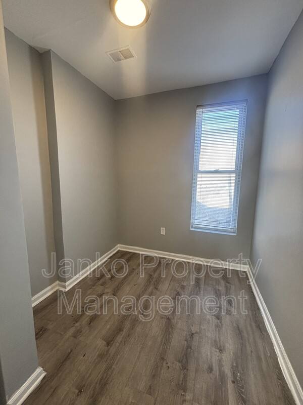 Apartment for rent at 7134 S Cornell Ave #2, Chicago, IL 60649