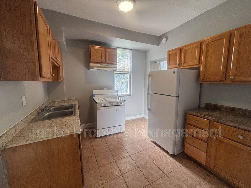 Apartment for rent at 7134 S Cornell Ave #2, Chicago, IL 60649