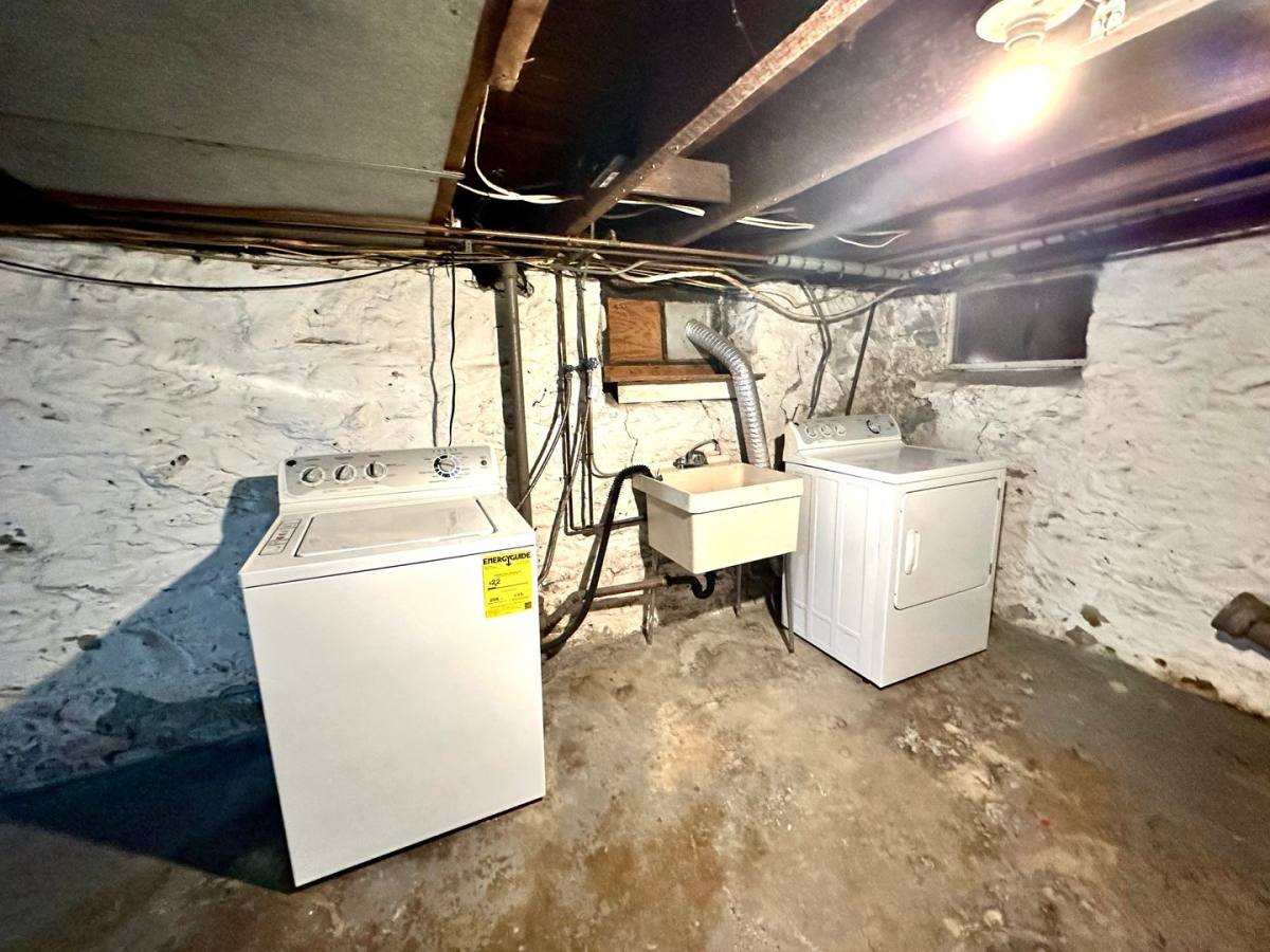 Apartment for rent at 18-28 Simms St, Pittsburgh, PA 15211