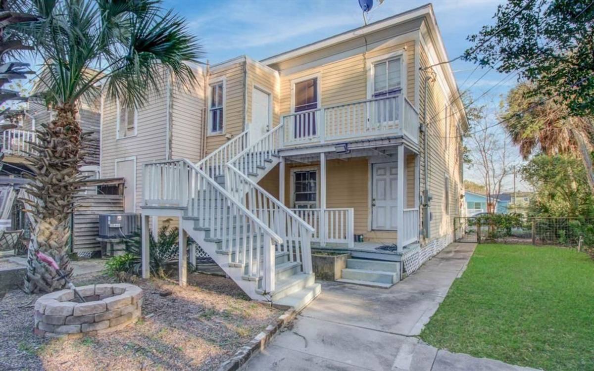 Townhouse for rent at 2814 Ave O 1 #2, Galveston, TX 77550