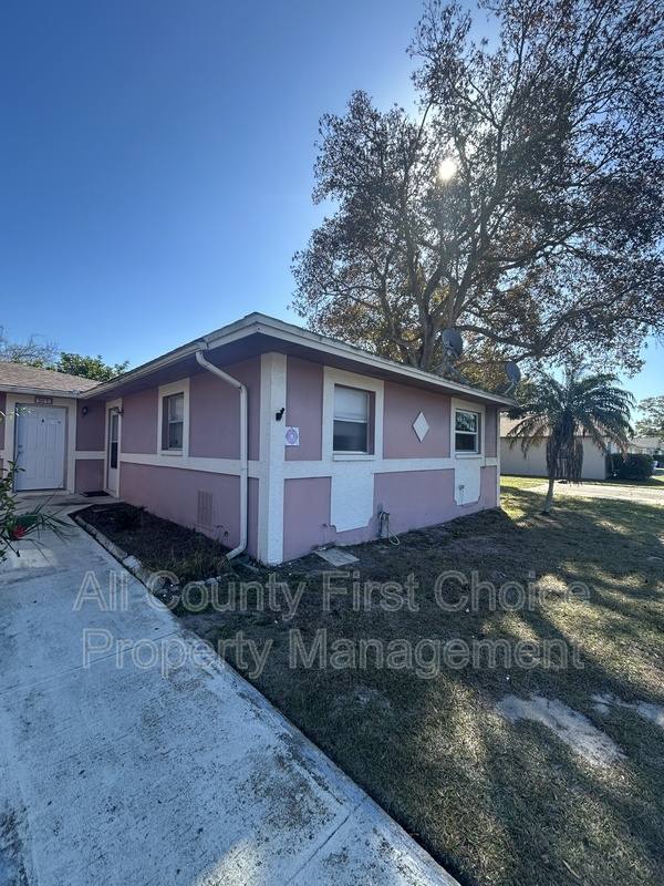 Apartment for rent at 3071 Park Lane #C, Tarpon Springs, FL 34689