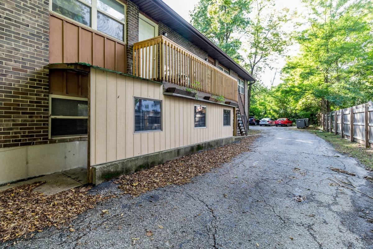 Apartment for rent at 402 Lawrence Place, Columbia, MO 65201