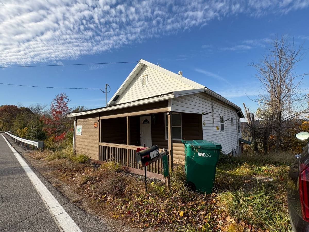 House for rent at 665 Blennerhassett Heights Rd, Parkersburg, WV 26101