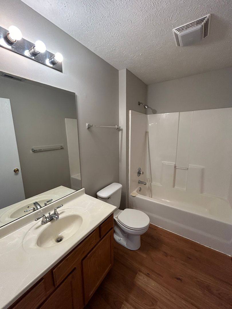 Apartment for rent at 1101 Ekstam Dr, Bloomington, IL 61704