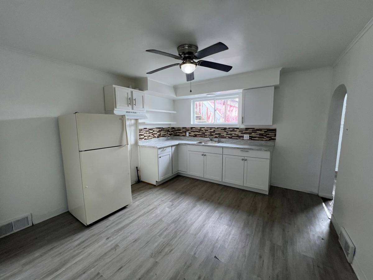 Apartment for rent at 208-210 McClure St, Dravosburg, PA 15034