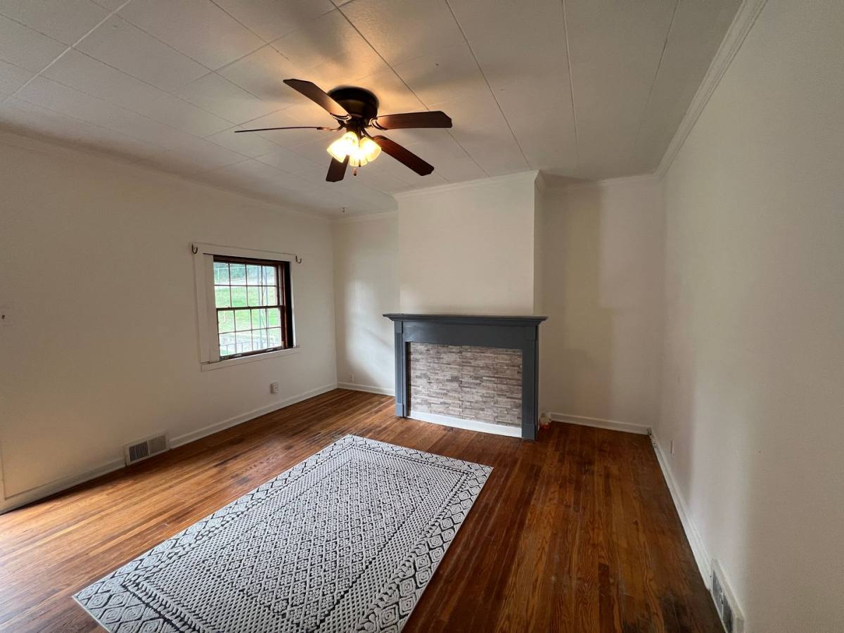 Apartment for rent at 208-210 McClure St, Dravosburg, PA 15034