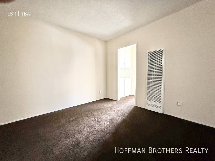 Apartment for rent at 1545-1549 Brockton Ave #4, Los Angeles, CA 90025