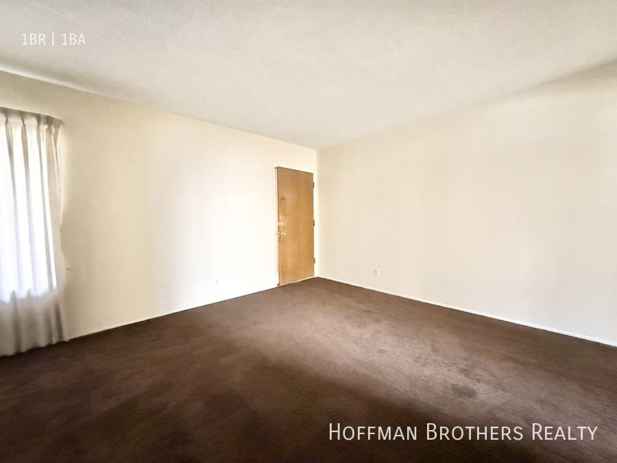Apartment for rent at 1545-1549 Brockton Ave #4, Los Angeles, CA 90025