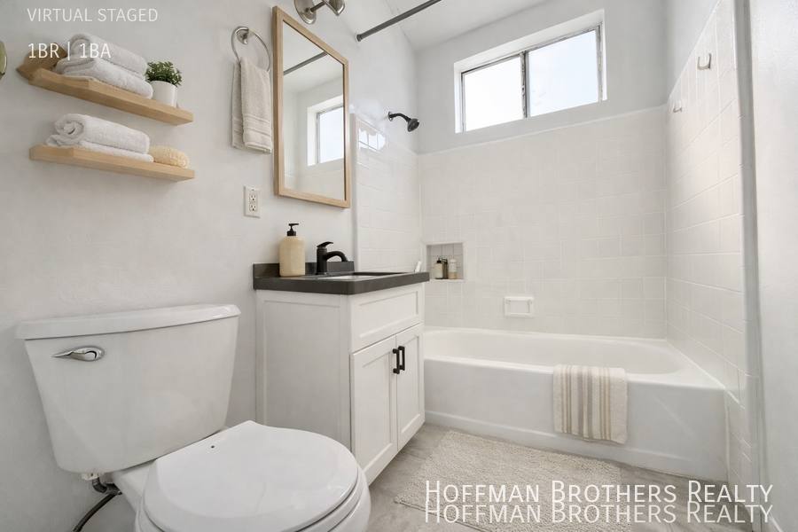 Apartment for rent at 1545-1549 Brockton Ave #4, Los Angeles, CA 90025