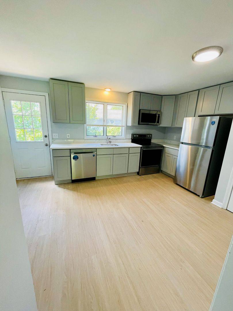 Apartment for rent at 350 Main St, Spencer, MA 01562