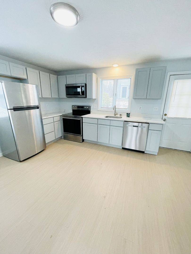 Apartment for rent at 350 Main St, Spencer, MA 01562