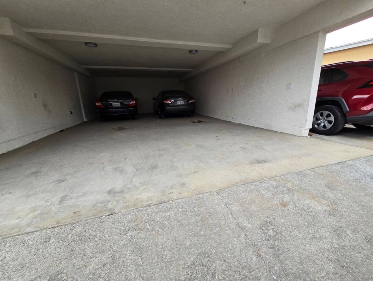 Townhouse for rent at 441 1 2 W, Los Angeles, CA 90003