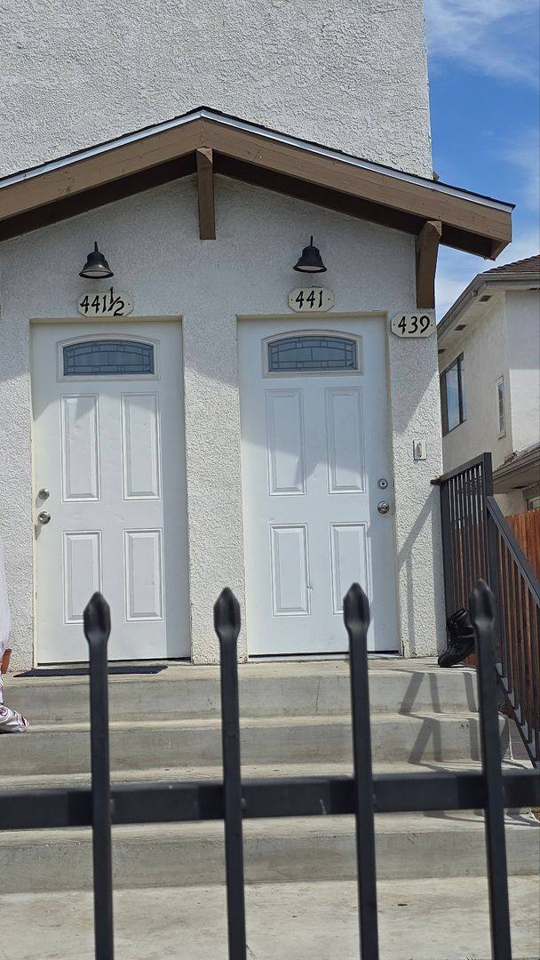 Townhouse for rent at 441 1 2 W, Los Angeles, CA 90003