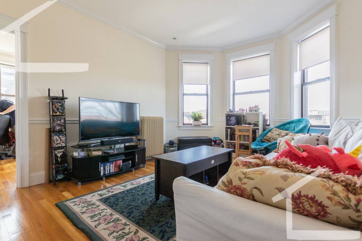 Apartment for rent at 1322 Commonwealth Ave #5D, Allston, MA 02134