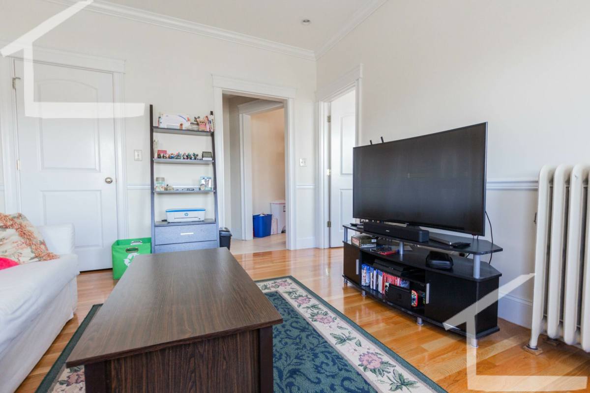 Apartment for rent at 1322 Commonwealth Ave #5D, Allston, MA 02134