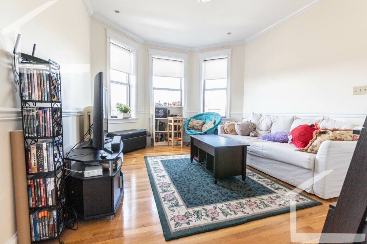 Apartment for rent at 1322 Commonwealth Ave #5D, Allston, MA 02134