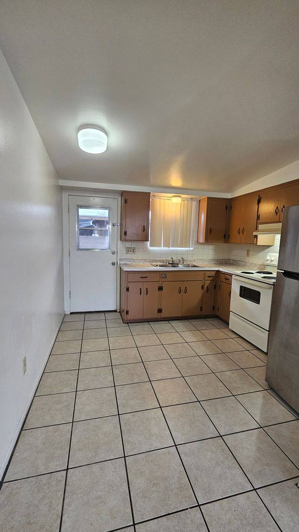 Apartment for rent at 420 E Yavapai Rd, Tucson, AZ 85705