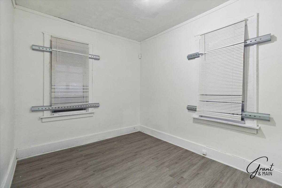 Apartment for rent at 16901 Log Cabin, Highland Park, MI 48203