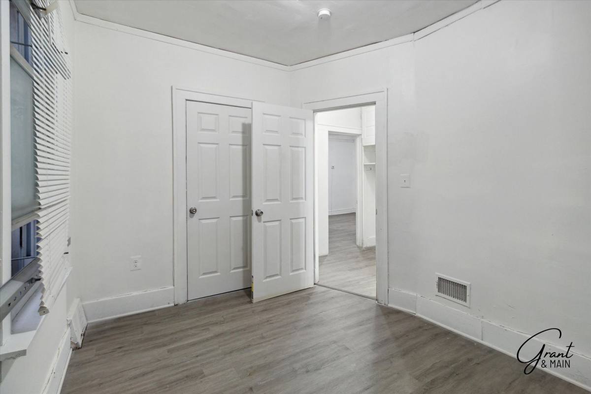 Apartment for rent at 16901 Log Cabin, Highland Park, MI 48203