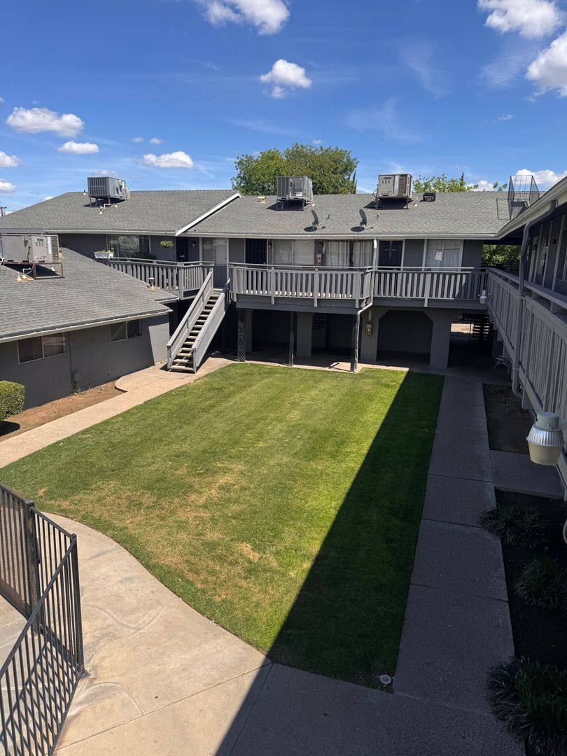 Apartment for rent at 1115 W Simpson Ave, Fresno, CA 93705