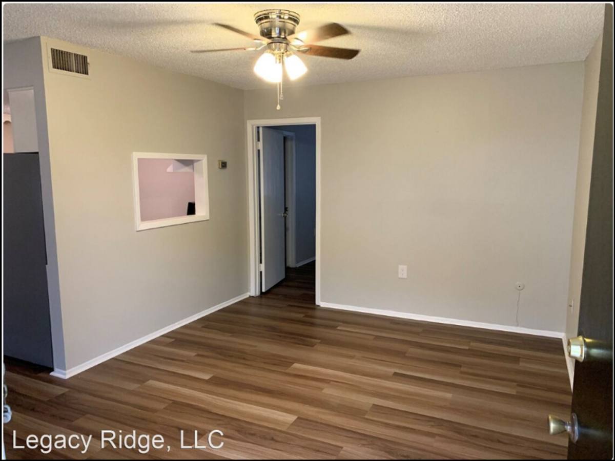 Apartment for rent at 2504 Hilltop Dr, Waco, TX 76710