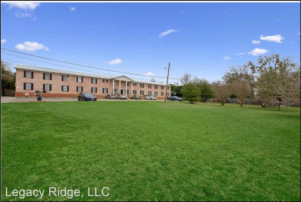 Apartment for rent at 2504 Hilltop Dr, Waco, TX 76710